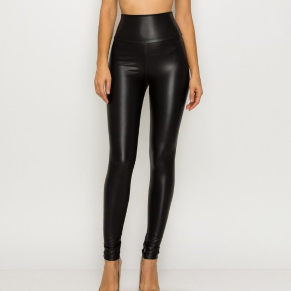 NWOT Plus Size Faux Leather Leggings in Black